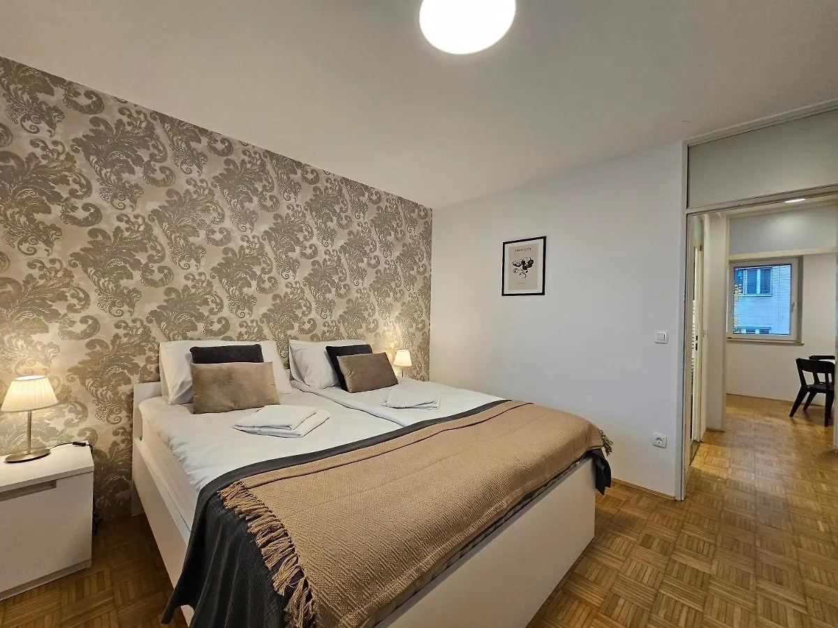 Ljubljana Central Suite Martin In The City Center 0*,